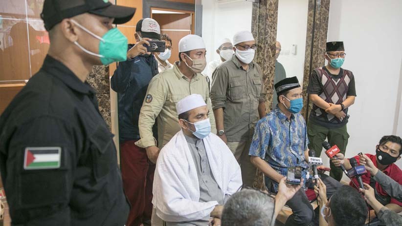 Munarman FPI Bantah Terjadi Tembak-menembak antara Laskar dan Polisi - Bagian 4