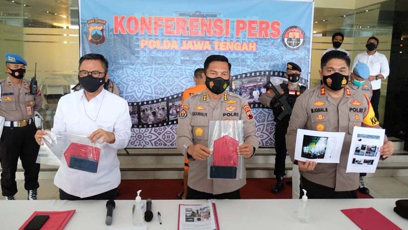 Tampang Pelaku Penyebar Video Azan Jihad Ditangkap Polda Jateng - Bagian 3