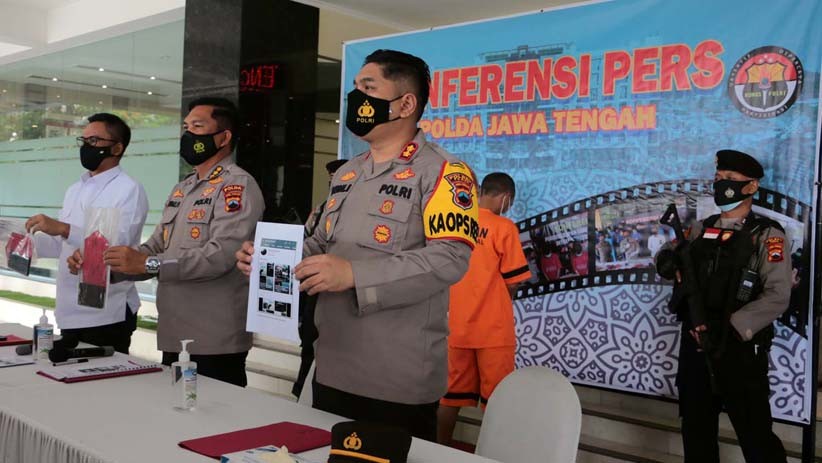 Tampang Pelaku Penyebar Video Azan Jihad Ditangkap Polda Jateng - Bagian 4