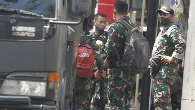 Penampakan Panser Anoa TNI Siaga di RS Polri - Bagian 3