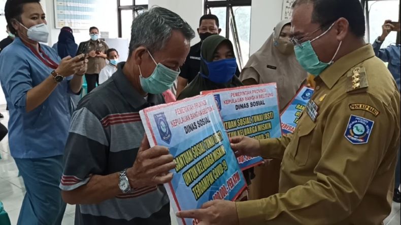Gubernur Erzaldi Salurkan Bansos Rp300.000 ke 13.273 KPM di Babel