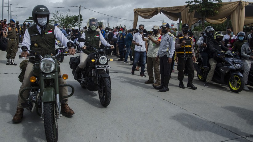 Ridwan Kamil Keliling Naik Motor Tinjau Pilkada Kabupaten Bandung - Bagian 1
