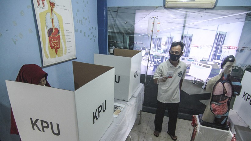 TPS Steril 56, Seluruh Petugas KPPS Pakai Busana Tenaga Kesehatan - Bagian 2