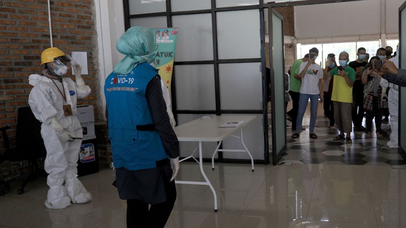 Wali Kota Airin Pantau Kondisi Pasien OTG Covid-19 saat Pilkada Tangsel - Bagian 4