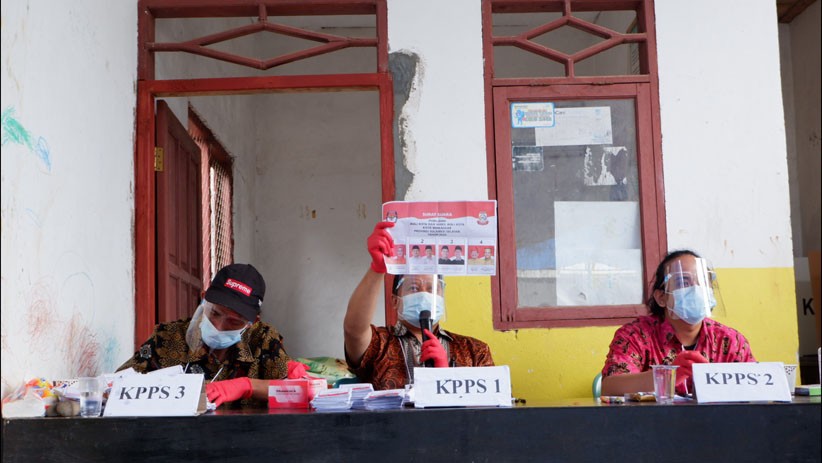 Suasana Pemungutan Suara Pilkada Kota Makassar - Bagian 1