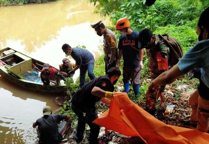 Penemuan Mayat di Bawah Jembatan Gegerkan Warga Pekalongan