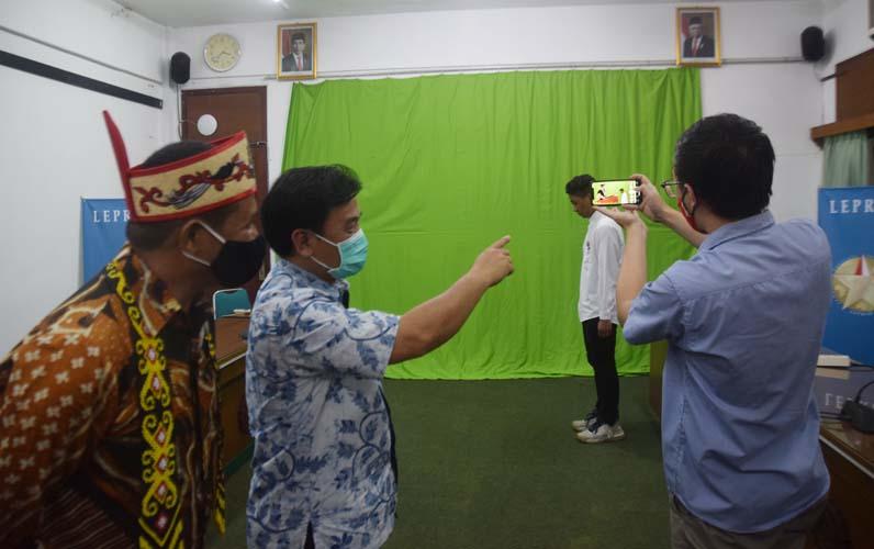 Keren, Wisuda di Unika Gunakan Teknologi Augmented Reality dan Face Tracking Animation