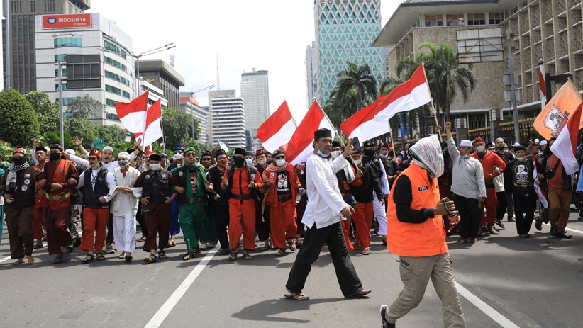 Aksi Saling Dorong Aparat dan Massa 1812, Polisi Tangkap Diduga Provokator - Bagian 3