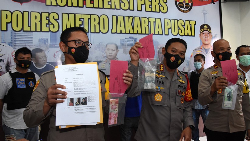 3 Calo Surat Hasil Rapid Test Covid-19 Ditangkap di Stasiun Senen - Bagian 1