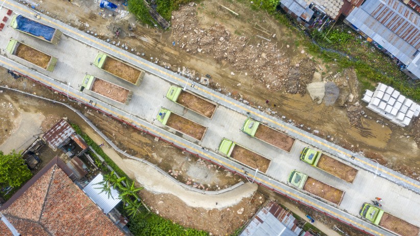 24 Truk Bermuatan Pasir Uji Beban Jembatan Musi VI Palembang