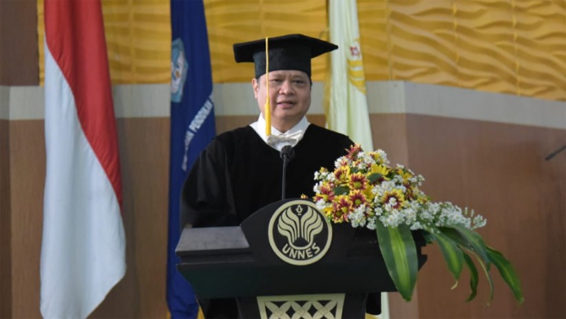 Airlangga Hartarto Terima Gelar Doktor Honoris Causa dari UNNES - Bagian 4