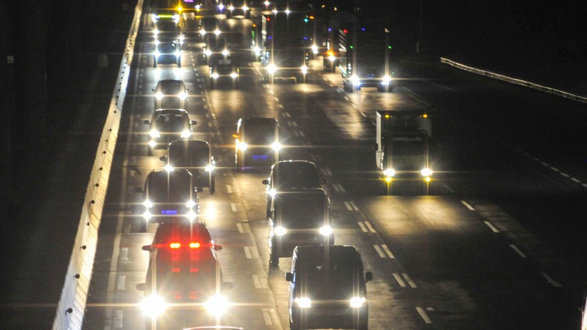 Pantauan Arus Mudik Natal dan Tahun Baru di Tol Cikampek Kamis Malam - Bagian 2