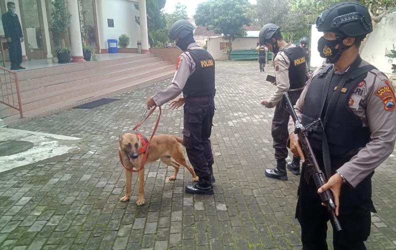 Jelang Misa Natal, Polres Salatiga Tingkatkan Pengamanan Gereja