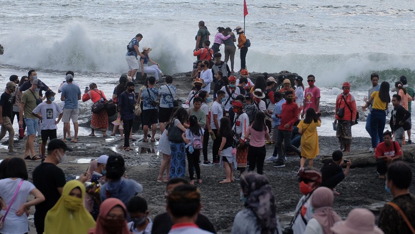 Polres Tabanan Patroli Protokol Kesehatan di Lokasi Wisata Bali - Bagian 2