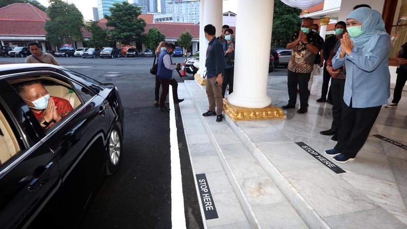 Whisnu Sakti Buana Temui Khofifah Bahas Penanganan Covid-19 di Surabaya - Bagian 1