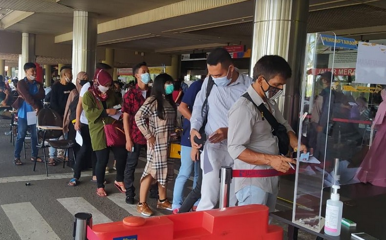 Rapid Test Antigen di Bandara Hang Nadim, Satu Calon Penumpang Positif Covid-19