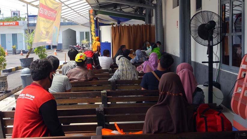 Stasiun Poncol Semarang Layani Rapid Test Antigen - Bagian 3