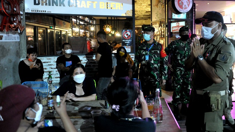 Aktivitas Warga dan Turis di Bali Dibatasi hingga Pukul 23.00 WITA - Bagian 2