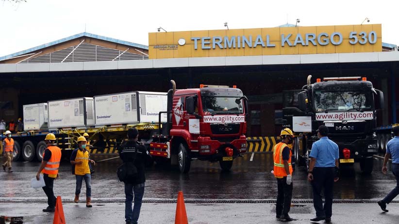 Penampakan 1,8 Juta Dosis Vaksin Covid-19 Sinovac Tiba di Indonesia - Bagian 2