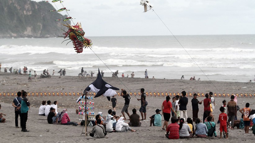  Waspada, Gelombang Tinggi hingga 4 Meter Mengancam Pantai Selatan DIY