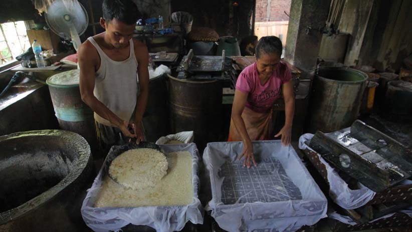 Harga Kedelai Naik, Perajin Tahu di Semarang Tetap Produksi - Bagian 5