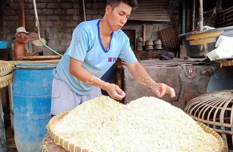 Agar Bisa Bertahan, Perajin Tempe Kota Yogya Terpaksa Kecilkan Ukuran