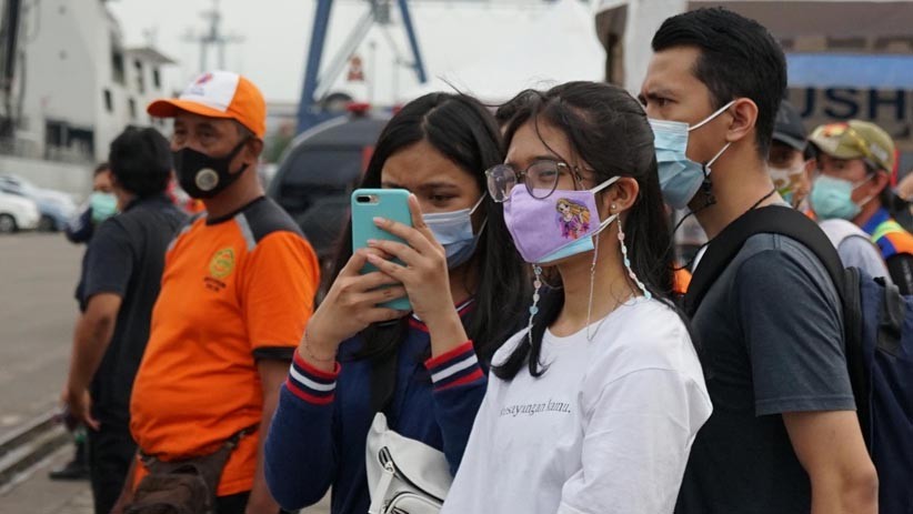 Kerabat Penumpang Sriwijaya Air Melihat Pengumpulan Potongan Tubuh dan Serpihan Pesawat - Bagian 1