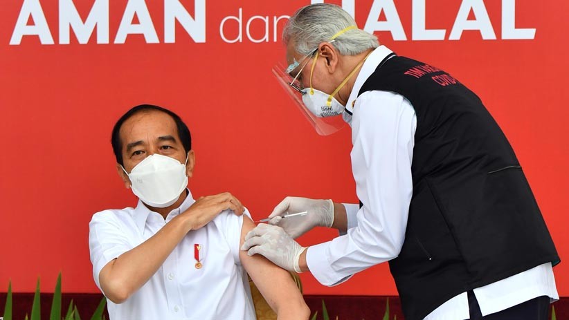 Foto Presiden Jokowi Disuntik Vaksin Covid-19 - Bagian 1