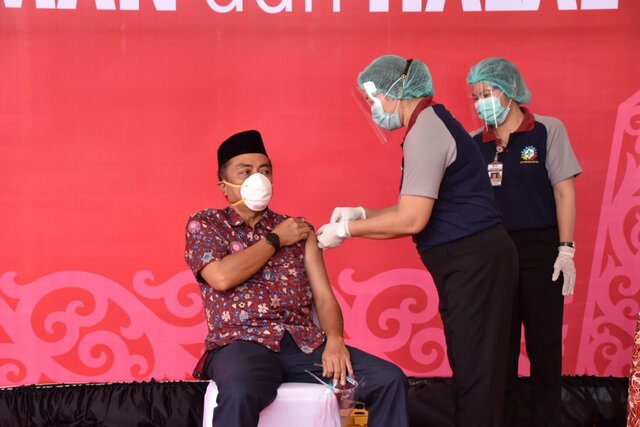 Pemprov Kalimantan Tengah Laksanakan Vaksinasi Perdana Covid-19
