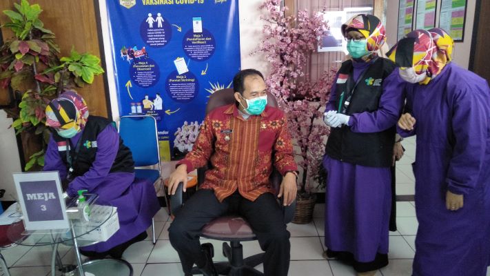 Plt Wali Kota Cimahi Sempat Waswas Sebelum Divaksin Covid-19