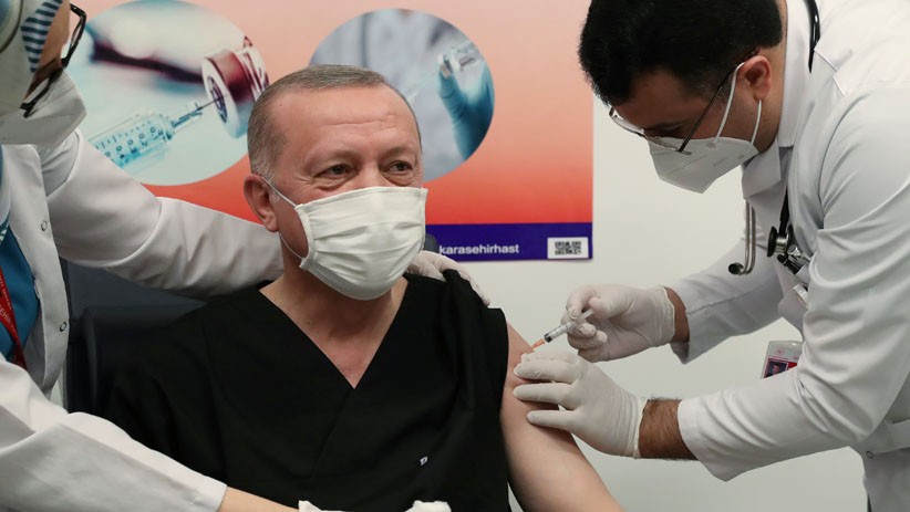 Presiden Turki Recep Tayyip Erdogan Disuntik Vaksin Covid-19 Sinovac - Bagian 1