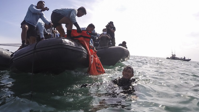 Perjuangan Kopaska TNI AL Angkat Serpihan Pesawat Sriwijaya Air dari Dasar Laut - Bagian 3