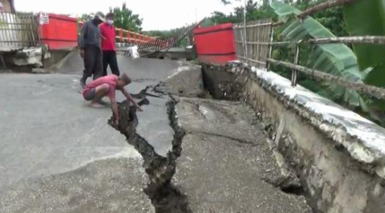 Diterjang Banjir, Jembatan Bendosari Semarang Rusak  