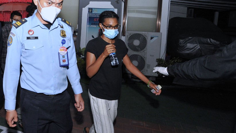Kristen Gray, WNA yang Ajak Orang Asing Pindah ke Bali Akan Dideportasi  - Bagian 1