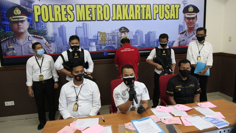 Tersangka Hubungan Sesama Jenis, Eks Pasien Wisma Atlet Terancam 6 Tahun Penjara - Bagian 3