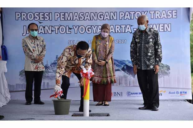  Sultan Pasang Patok Jalan Tol di Tempel, Ditargetkan 2024 Bisa Digunakan