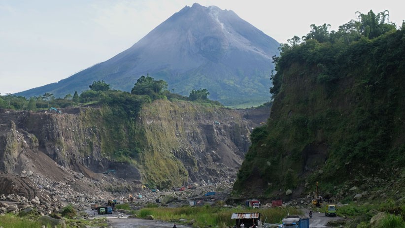Penambang Pasir Nekat Beraktivitas di Lereng Gunung Merapi - Bagian 2