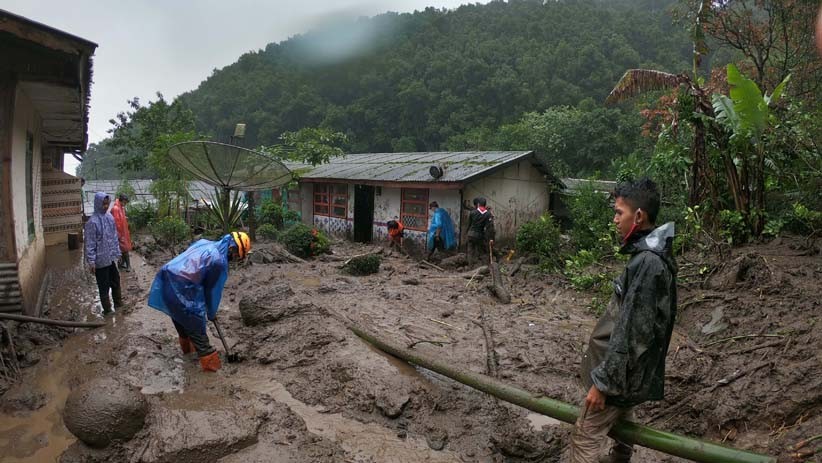 Rumah Warga Rusak Terendam Lumpur akibat Banjir Bandang Gunung Mas Puncak - Bagian 2