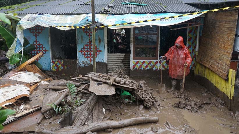 Rumah Warga Rusak Terendam Lumpur akibat Banjir Bandang Gunung Mas Puncak - Bagian 1