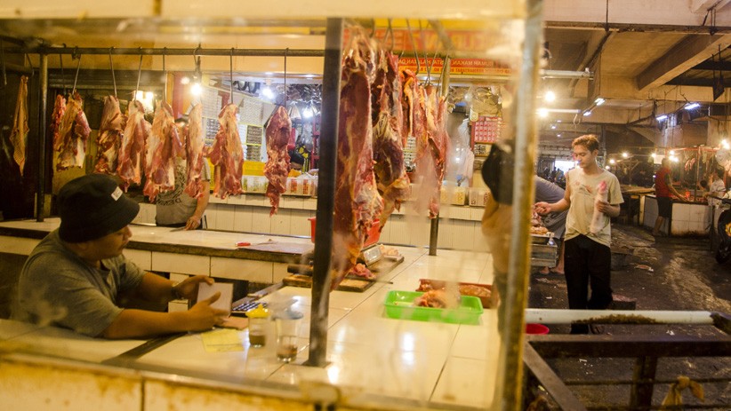 Pedagang Daging Sapi Tetap Berjualan Meski Sepi Pembeli di Bandung - Bagian 1