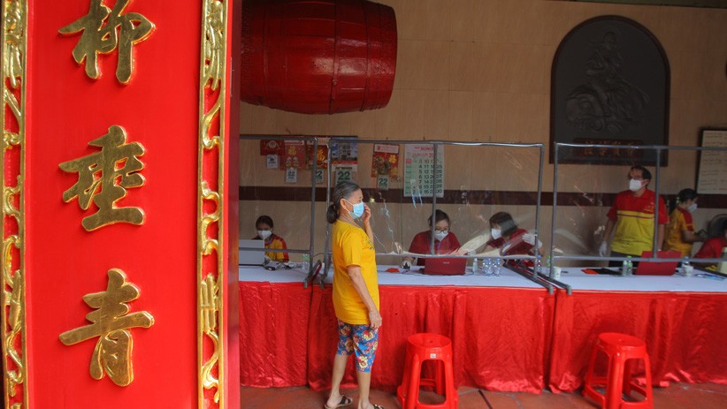 Jelang Tahun Baru Imlek, 1.500 Lansia Dapat Angpau - Bagian 1
