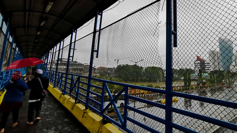 Jakarta Hujan, Langit Ibu Kota Diselimuti Awan Gelap - Bagian 4