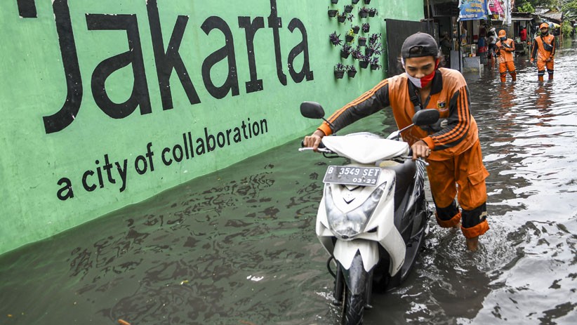 Permukiman Warga Jakarta Selatan Terendam Banjir - Bagian 2