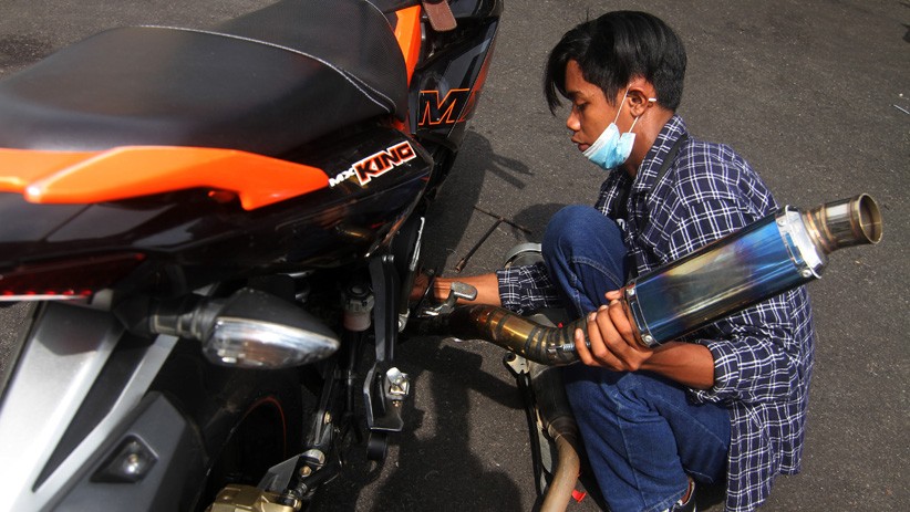 Resahkan Warga, Puluhan Knalpot Bising Dimusnahkan Polisi - Bagian 2