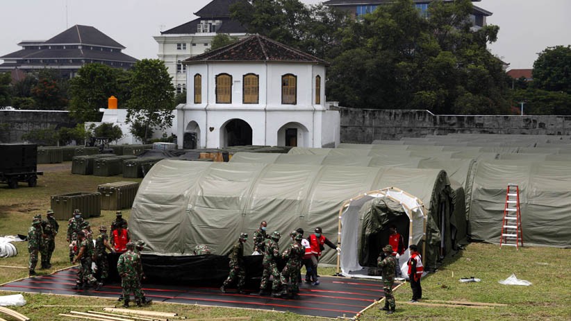 TNI AD Bangun Rumah Sakit Lapangan Covid-19 di Benteng Vastenburg Solo - Bagian 1