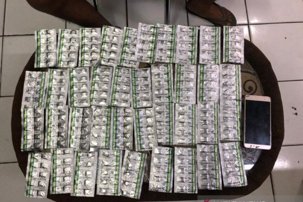 Tepergok Edarkan 390 Butir Obat Keras Ilegal, Warga Sukabumi Diringkus Polisi