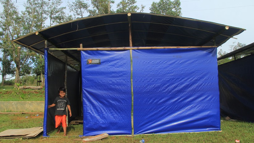 Relawan Bangun 50 Rumah Hunian Sementara untuk Korban Gempa Mamuju - Bagian 1