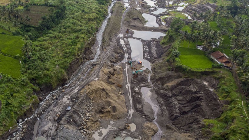 Penampakan Lahan Pertanian Berubah Jadi Tambang Pasir di Kaki Gunung Galunggung - Bagian 2