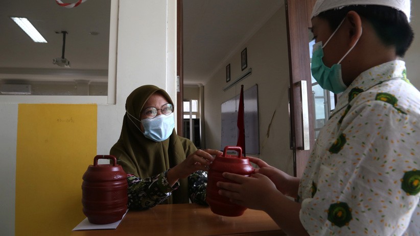 Pelajar SD Surabaya Sumbang Isi Celengan untuk Korban Bencana, Terkumpul Rp13 Juta - Bagian 3
