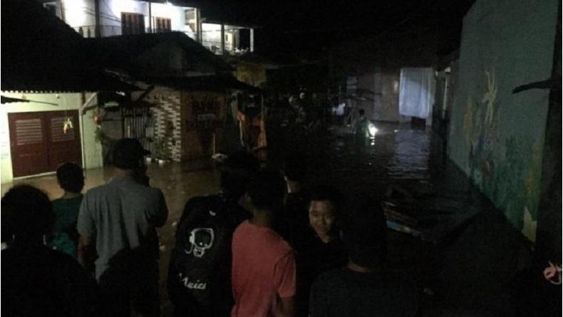 Banjir Bandang Sumbawa, BPBD Salurkan Bantuan Makanan Siap Saji dan Selimut